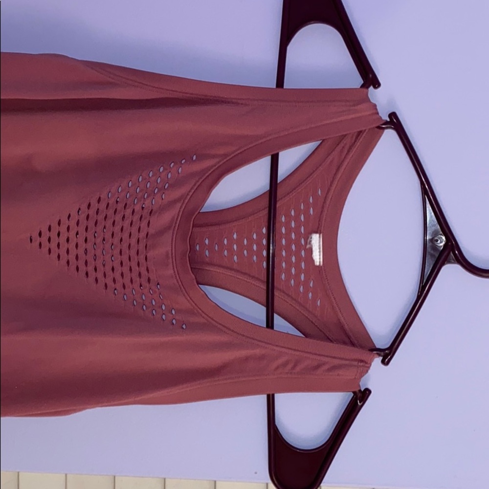 Workout tank top